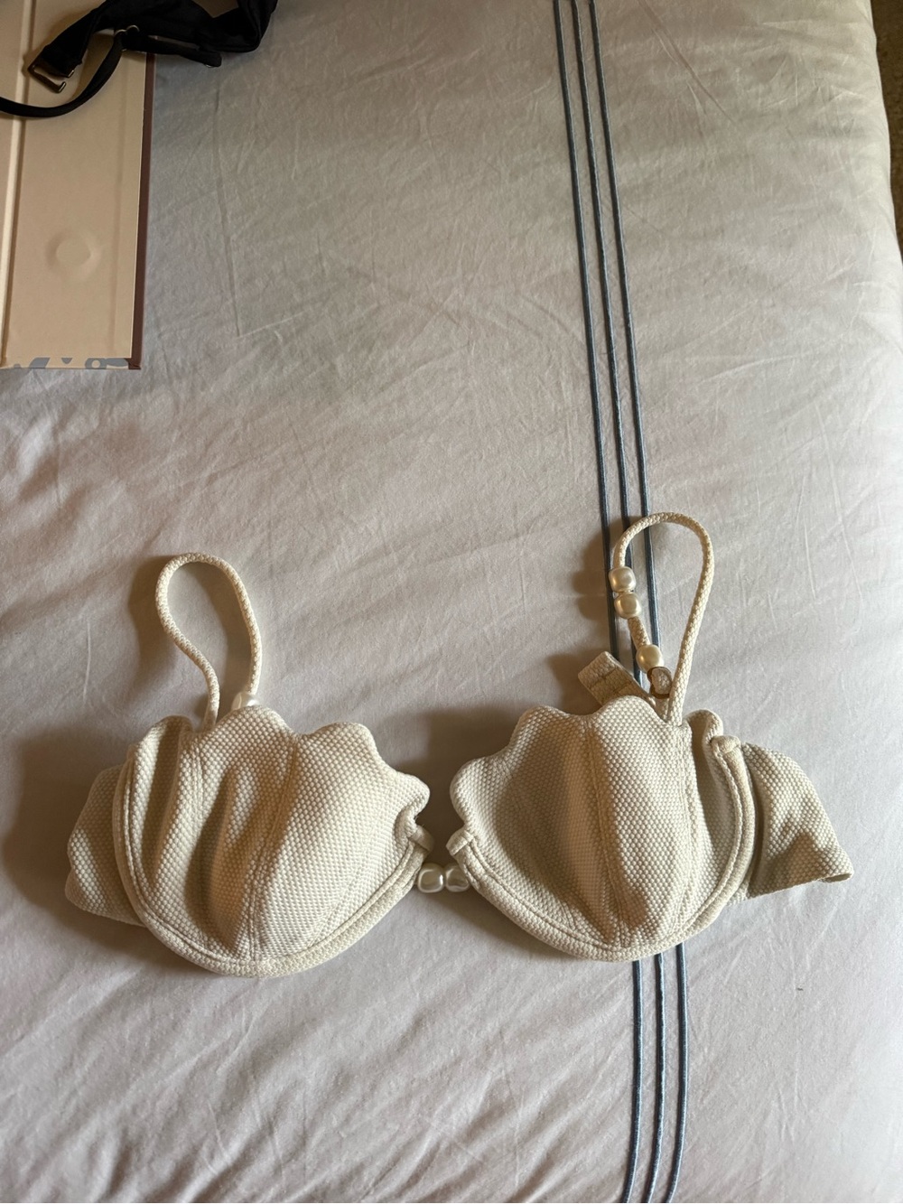 Cream Shell-Style Padded Bikini Top - Women Intimates & Sleepwear